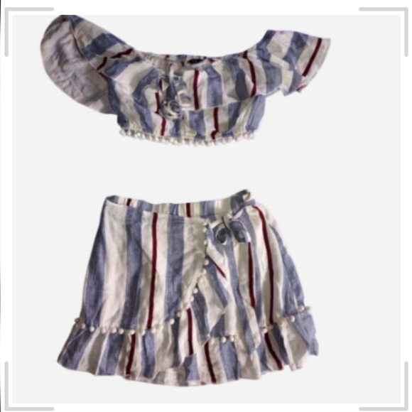 Pom Pom Coquette Set - Picture 2 of 16